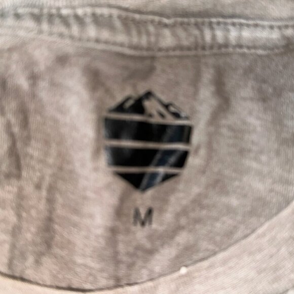 Gray Crewneck T Shirt With Red Striped Pocket DPTCO Size Medium Men's - Picture 6 of 9